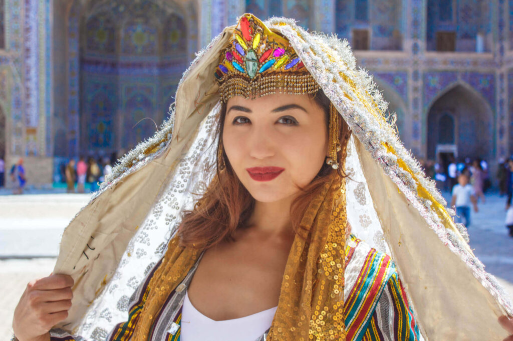 Uzbecka-kultura-tradycje-ludowe-folk